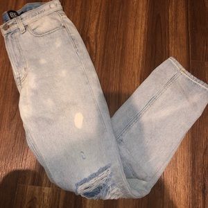Distressed BDG high wasted mom jeans